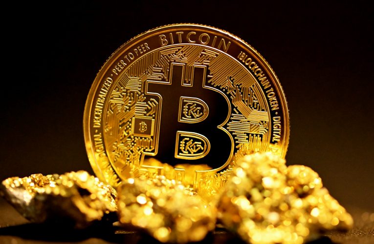 Rote Welle am Kryptomarkt: Zinssorgen lassen Bitcoin-Kurs einbrechen